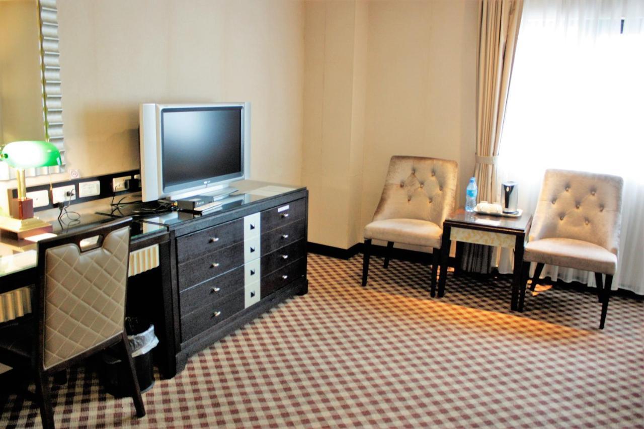 Astar Hotel Taipei Exterior foto