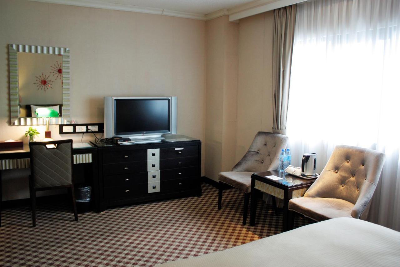 Astar Hotel Taipei Exterior foto